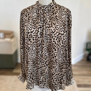 Gorgeous Vince Camuto Leopard Print Blouse in XL